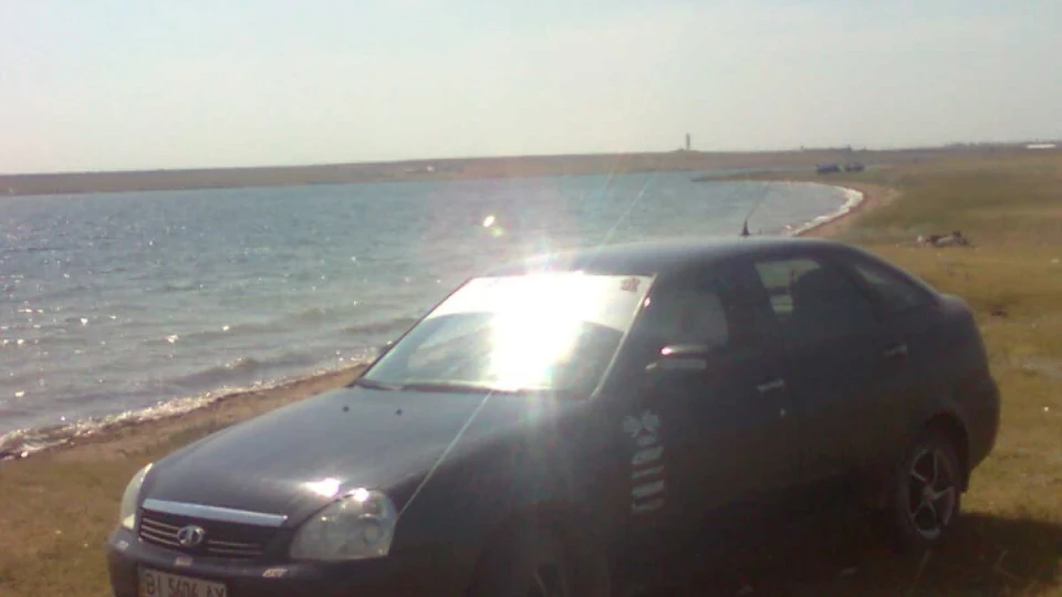 Lada Пріора Хетчбек 1.6 чорна
