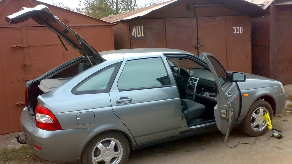 Lada Пріора Хетчбек 1.6i 4