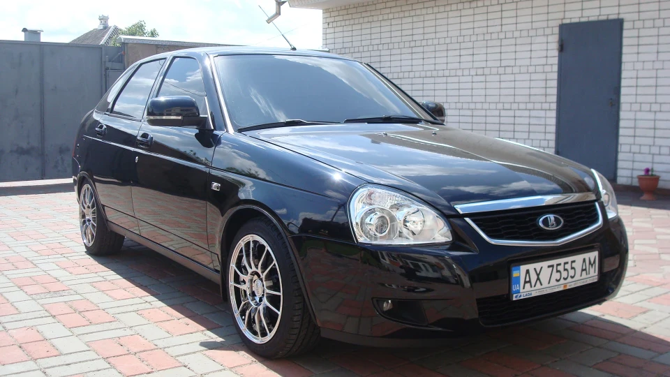 Lada Пріора Хетчбек 2 Космос 2