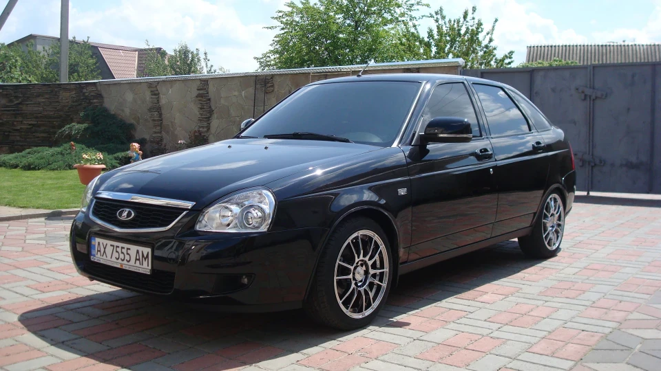 Lada Пріора Хетчбек 2 Космос 3