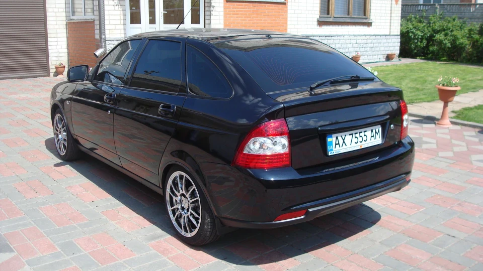 Lada Пріора Хетчбек 2 Космос 5