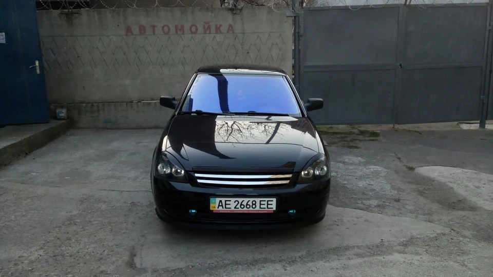 Lada Пріора Хетчбек Black Loves Chrome