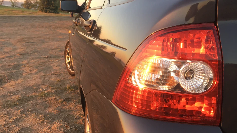 Lada Пріора Хетчбек Чорна Пріора 4