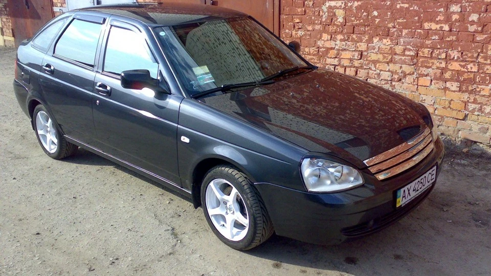 Lada Пріора Хетчбек Elegance