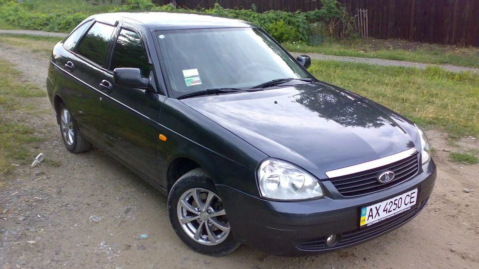 Lada Пріора Хетчбек Elegance 4