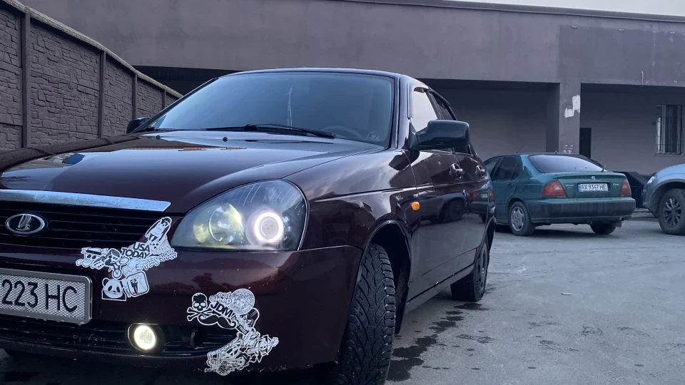 Lada Пріора Хетчбек недобаклажан 2