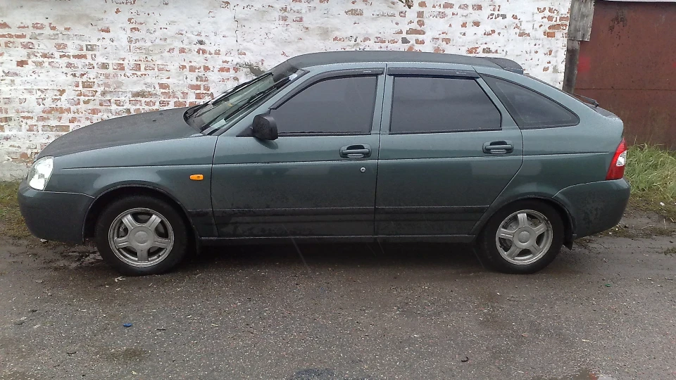 Lada Пріора Хетчбек Дуже гарний колір Сочі 4