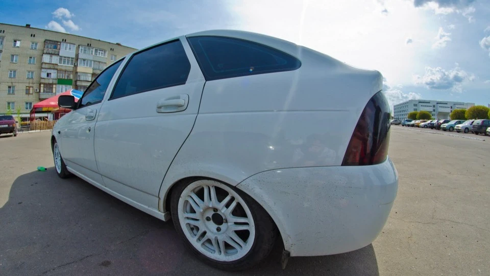 Lada Пріора Хетчбек в процесі 3