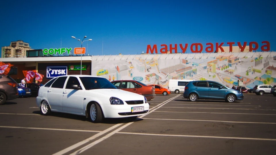 Lada Пріора Хетчбек в процесі 5