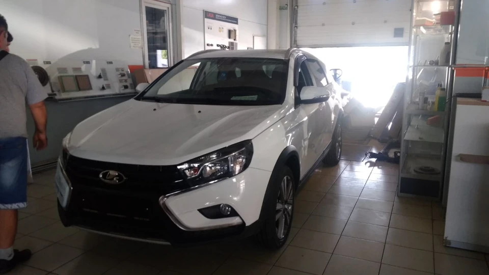 Lada Vesta SW Cross Льодовикова
