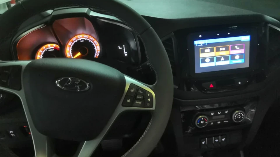 Lada XRAY Cross 4