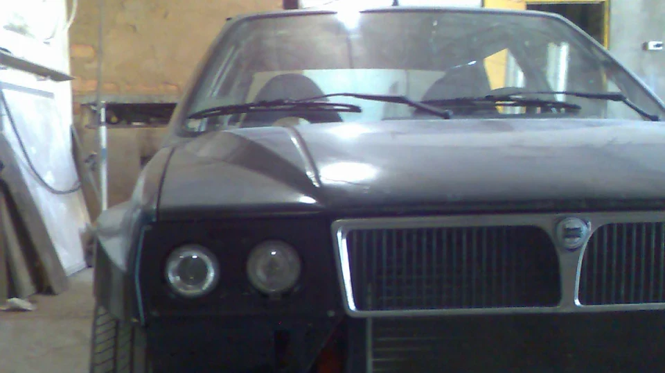 Lancia Delta чорна каракатиця