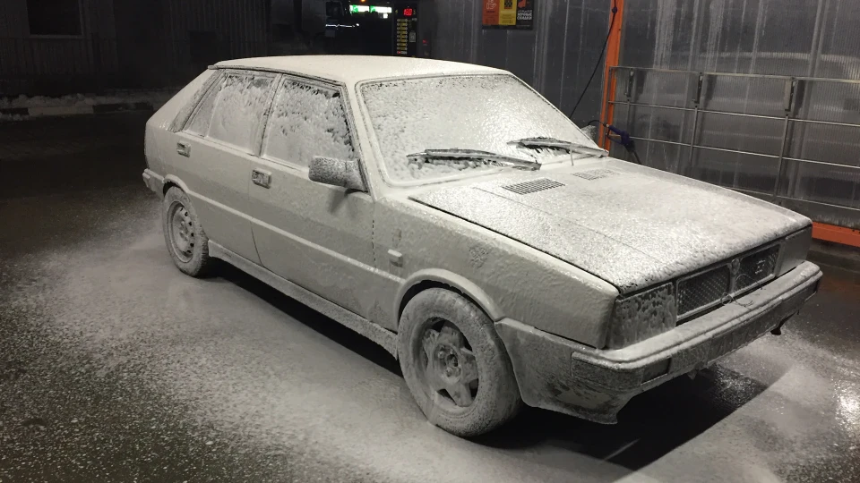 Lancia Delta HF turbo Martini