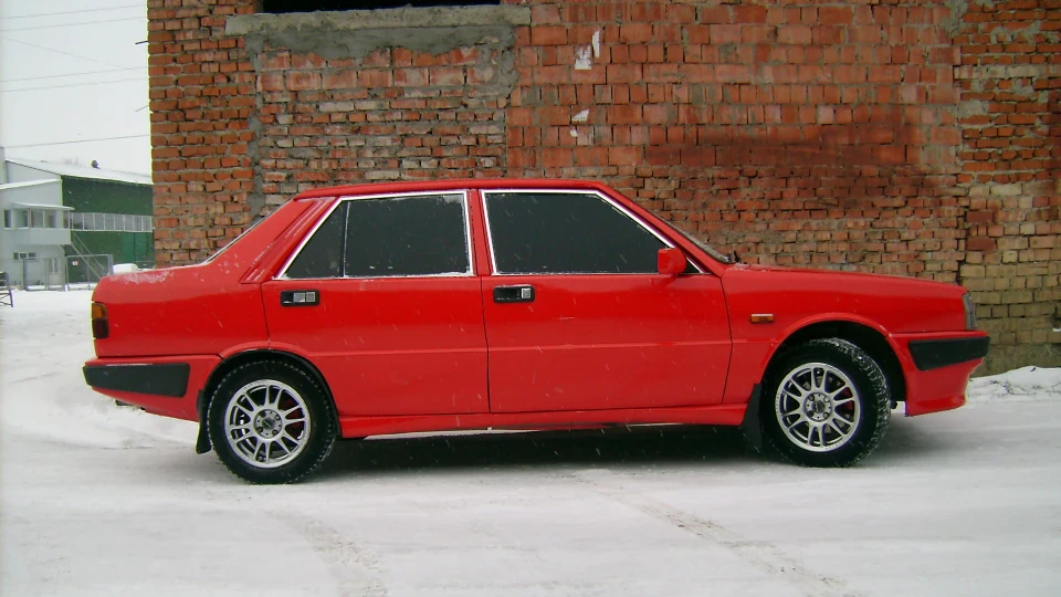 Lancia Prisma torro rosso 3