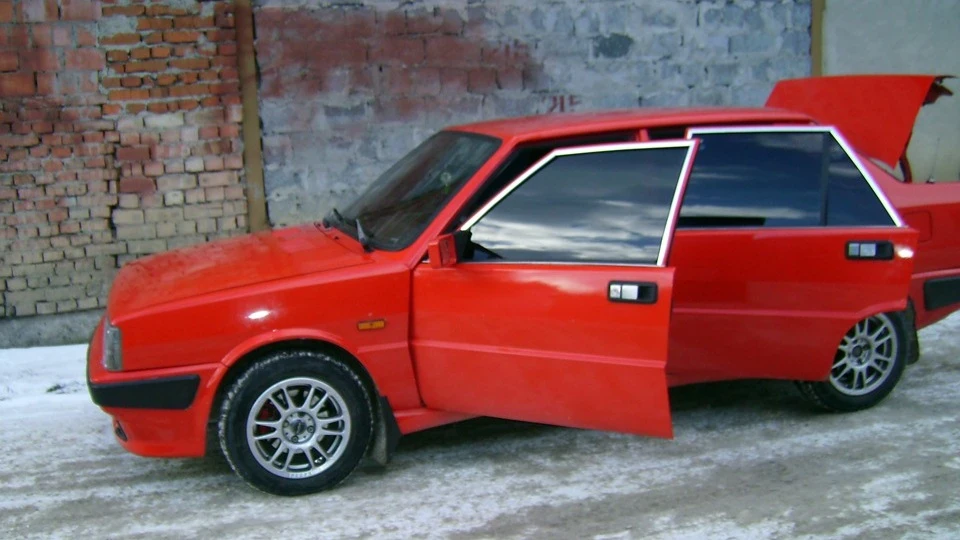 Lancia Prisma torro rosso 5