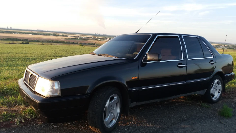 Lancia Thema 2