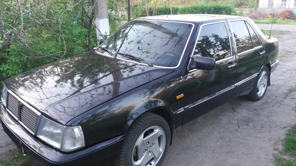 Lancia Thema 3