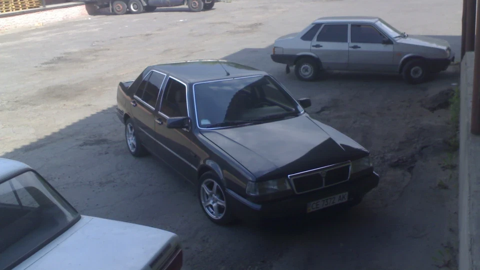 Lancia Thema 3