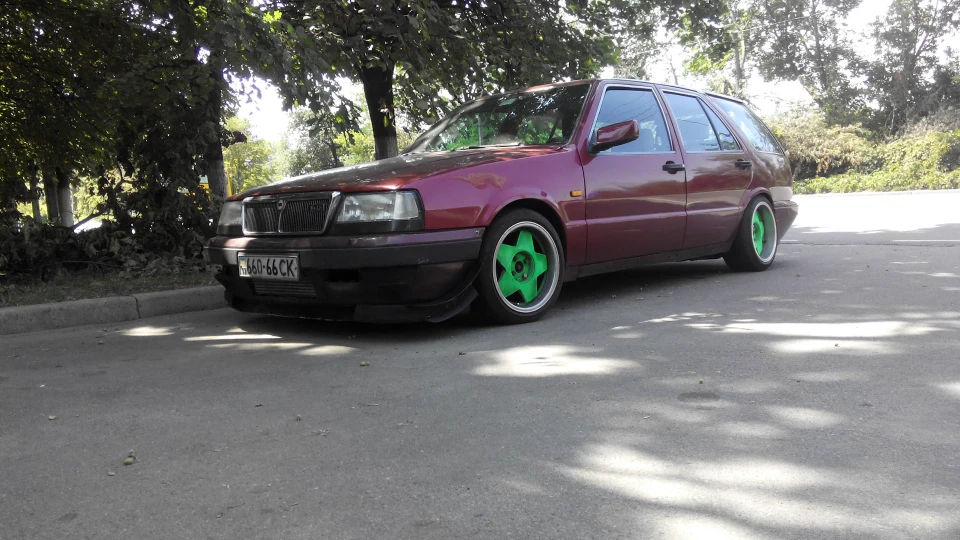 Lancia Thema 2