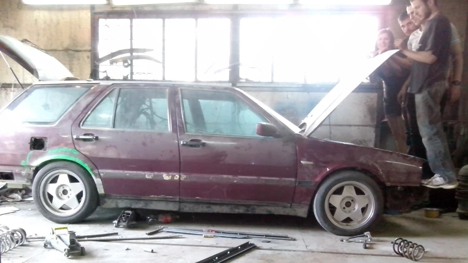 Lancia Thema 3