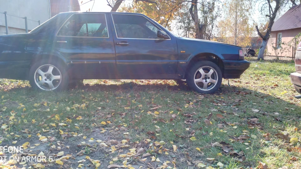 Lancia Thema 4