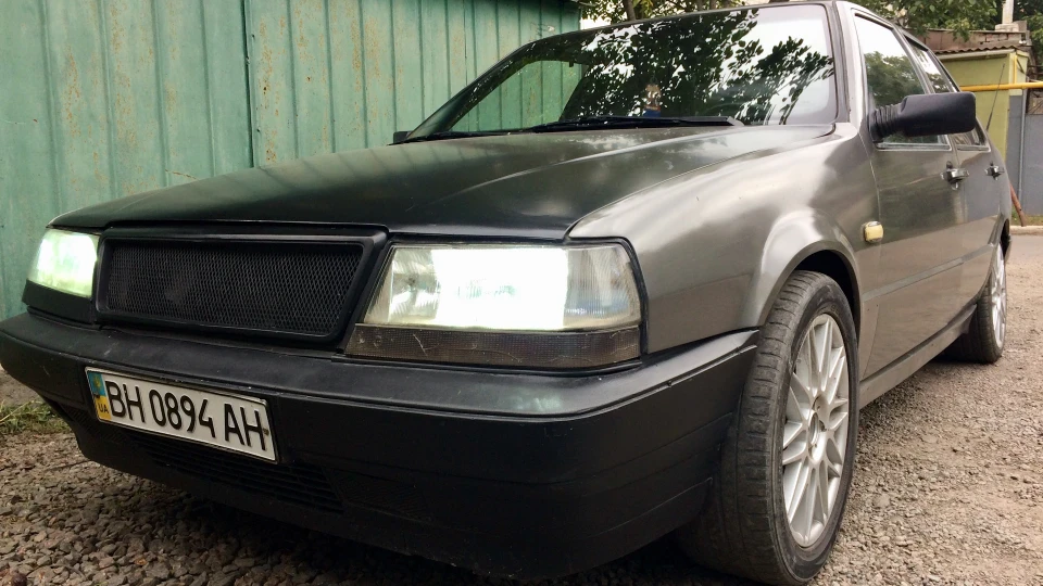 Lancia Thema 2