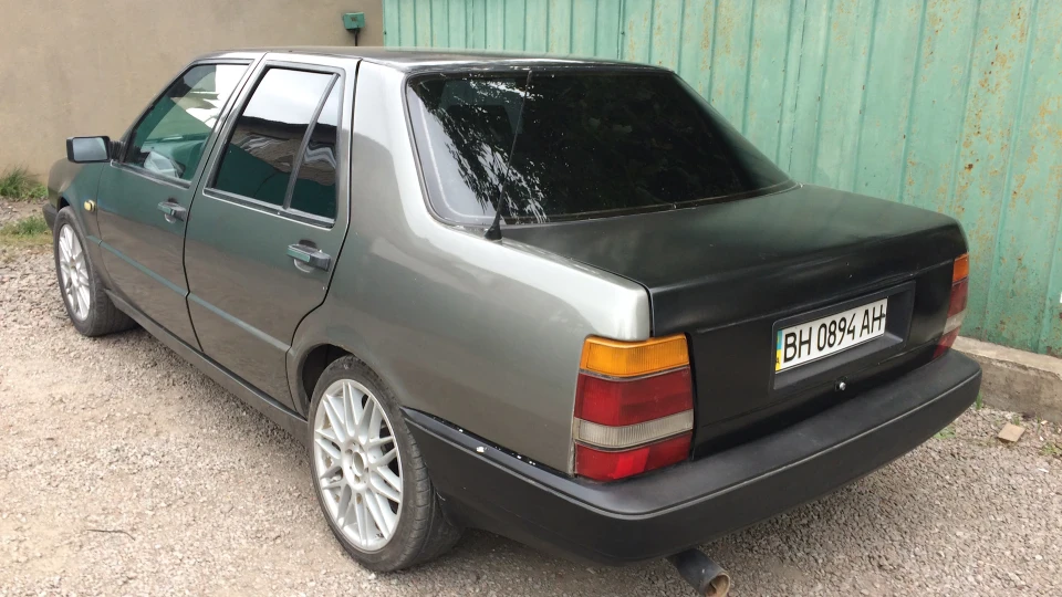 Lancia Thema 5