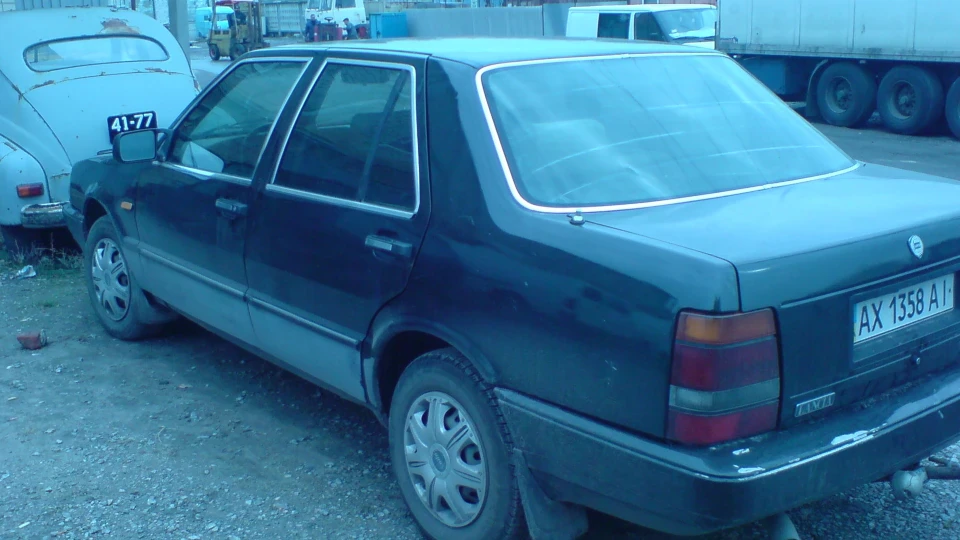 Lancia Thema 2