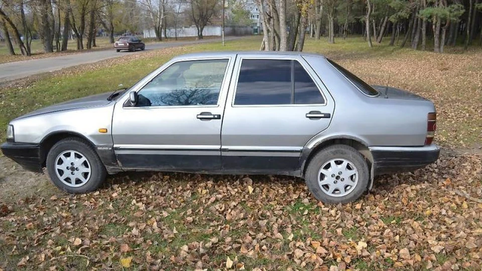 Lancia Thema 2