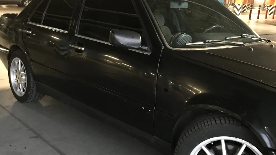Lancia Thema 2.0 16V Turbo 2