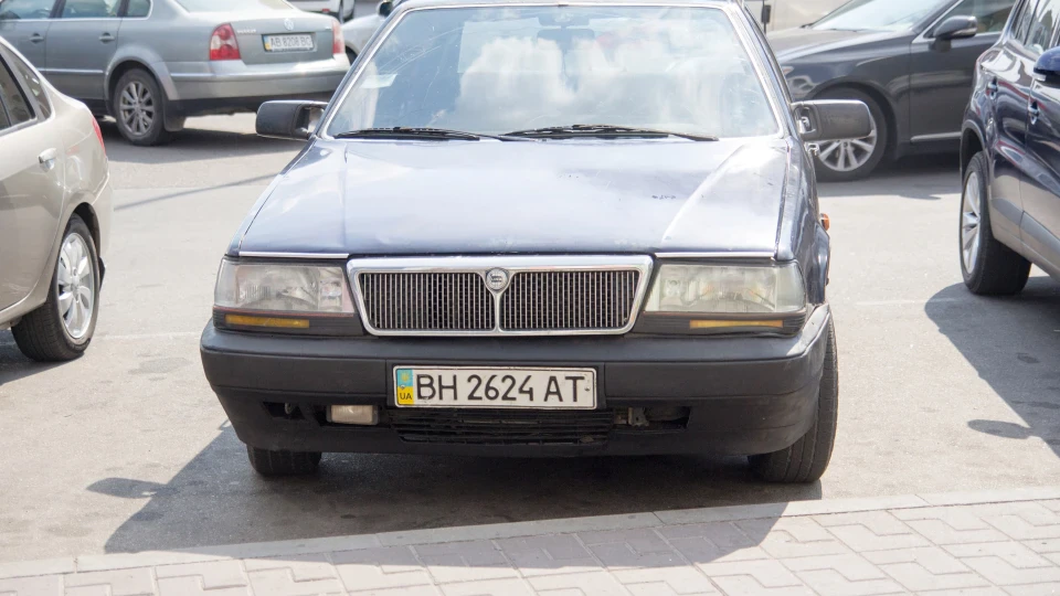 Lancia Thema 2.0 i.e Crazy Baklazhan