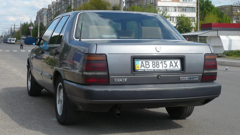 Lancia Thema 2.0 Турбо Капризуля)