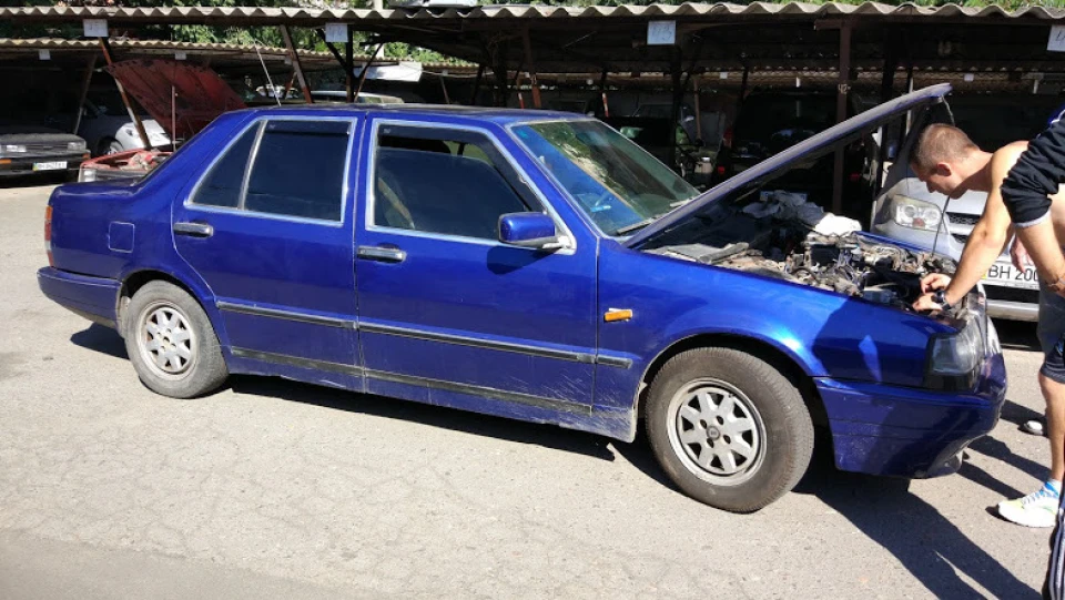 Lancia Thema 2.0 Turbo 5