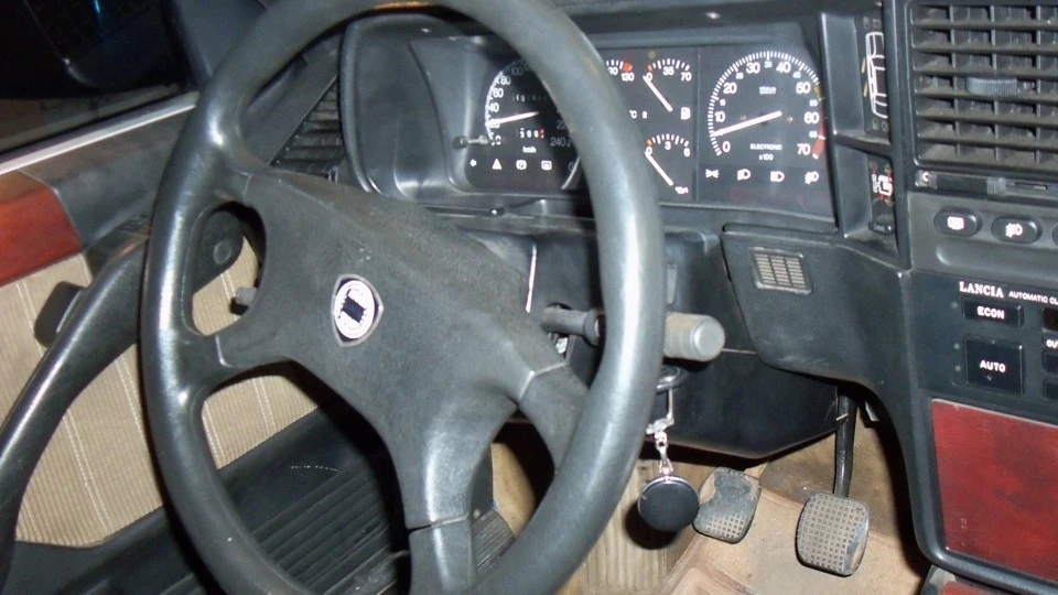 Lancia Thema 3.0 Буссо (Зеленка)) 5
