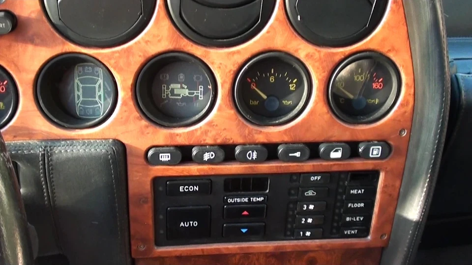 Lancia Thema 8.32 3