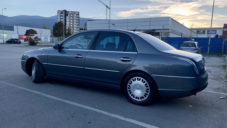 Lancia Thesis Молдова Роллс Ройс