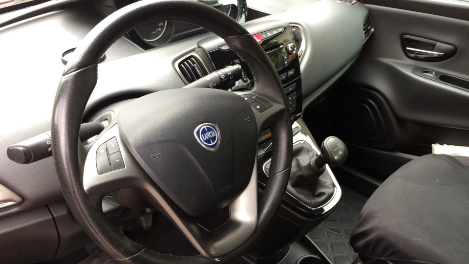 Lancia Ypsilon 0.9 TwinAir Turbo Gold