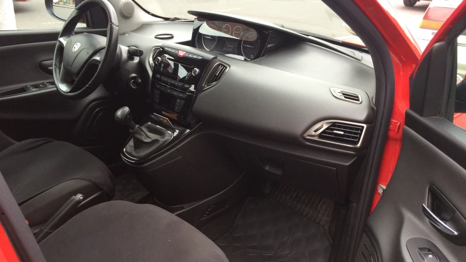 Lancia Ypsilon 0.9 TwinAir Turbo Gold 3