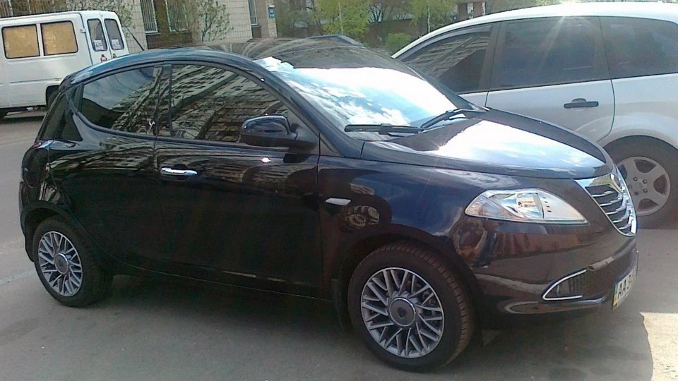 Lancia Ypsilon іпсілон) 2