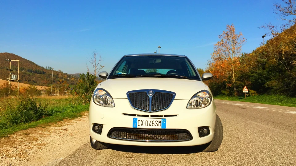 Lancia Ypsilon Mini Cupe 4