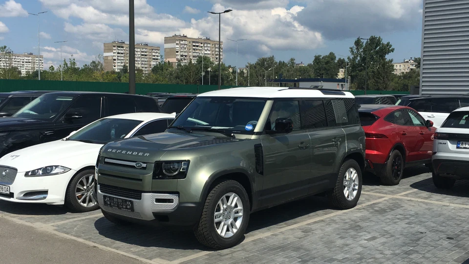 Land Rover Defender