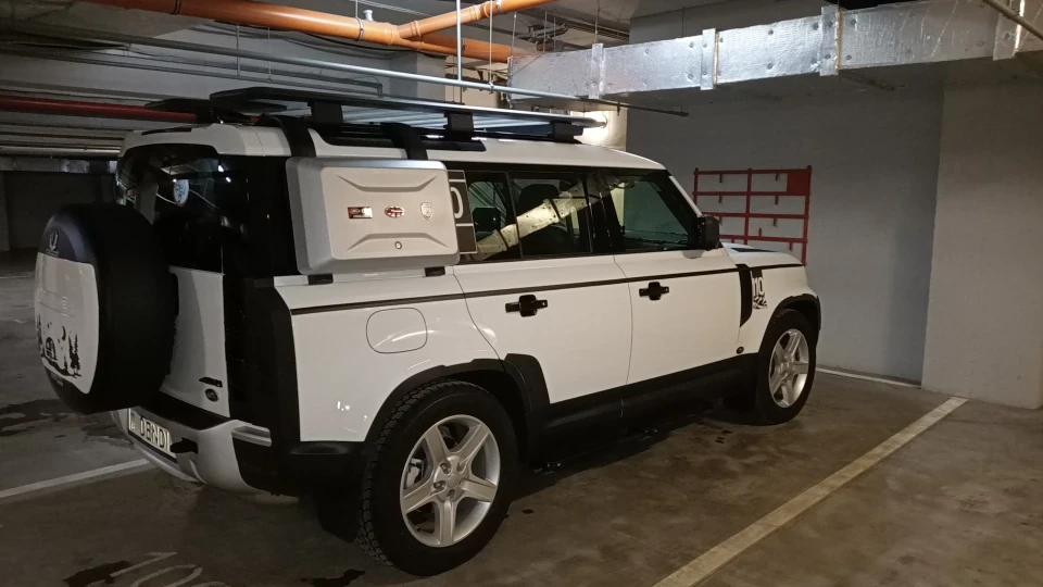 Land Rover Defender 3.0 D250 MHEV SE 2