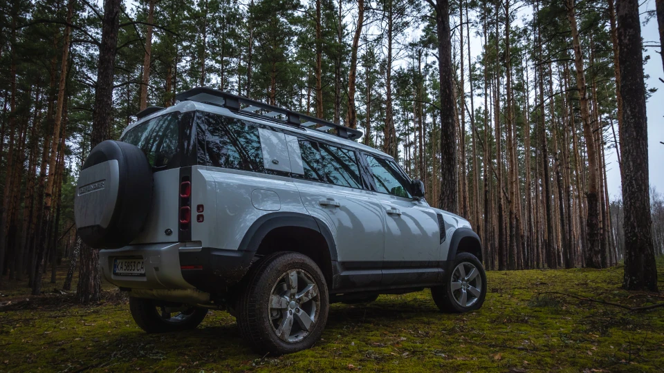 Land Rover Defender 3.0 Diesel MHEV 3