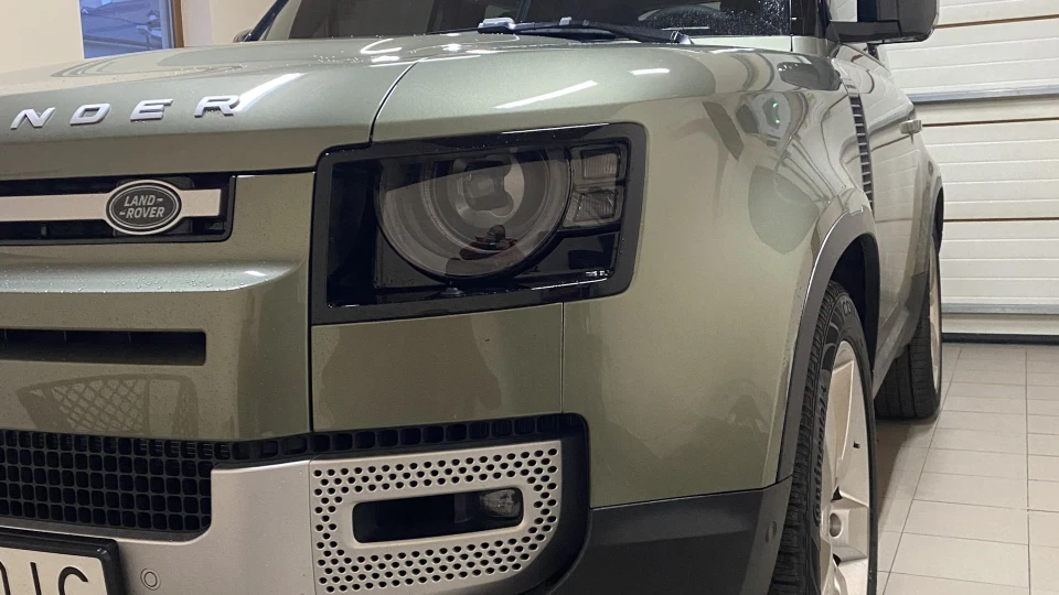 Land Rover Defender 3.0 MHEV 4