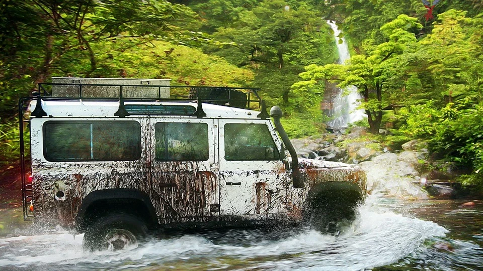 Land Rover Defender HUNTER (UN) 3
