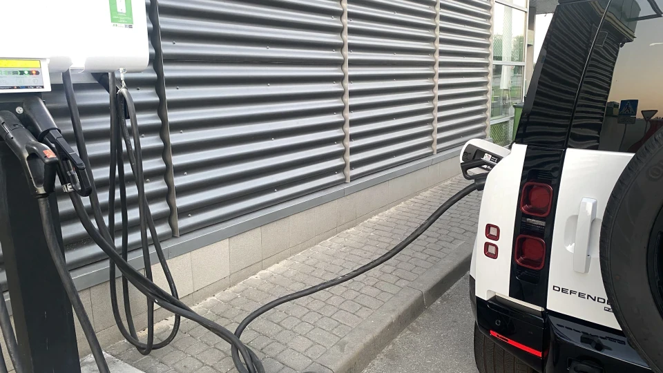 Land Rover Defender Plug-in hybrid