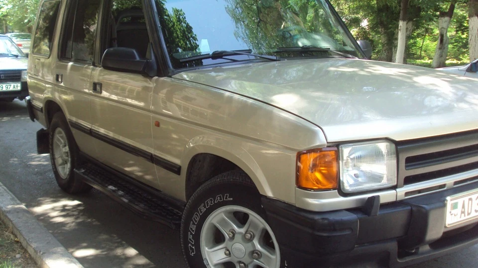 Land Rover Discovery 3.9 V8 3