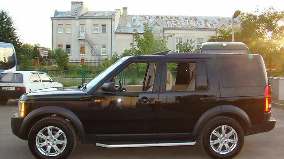 Land Rover Discovery Піжон з Білим коміром 2