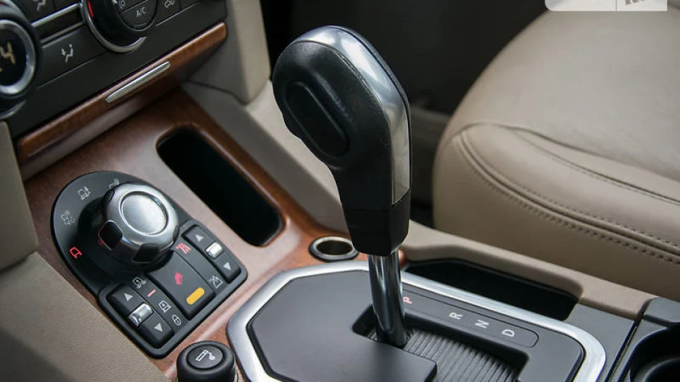 Land Rover Discovery V8 5.0 бензин 3