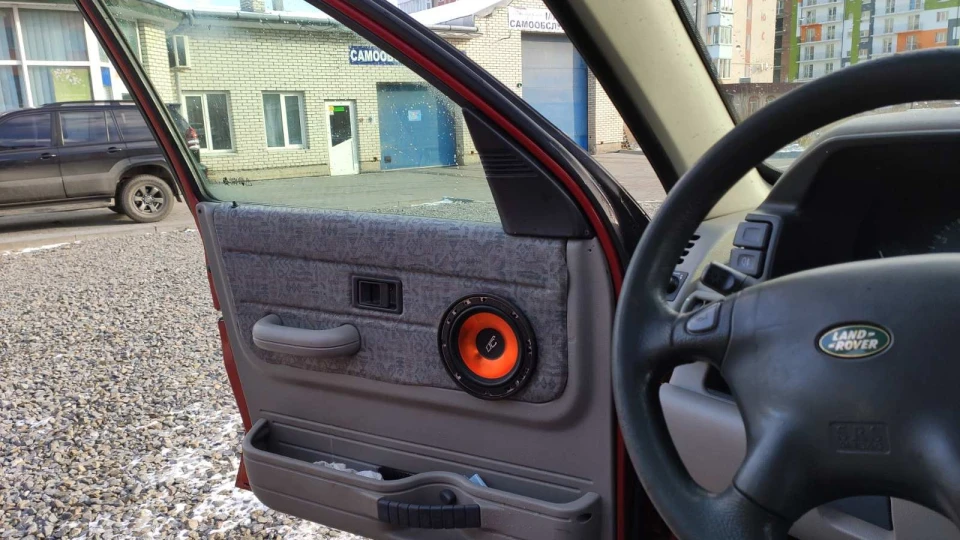 Land Rover Freelander Червоний танк 4